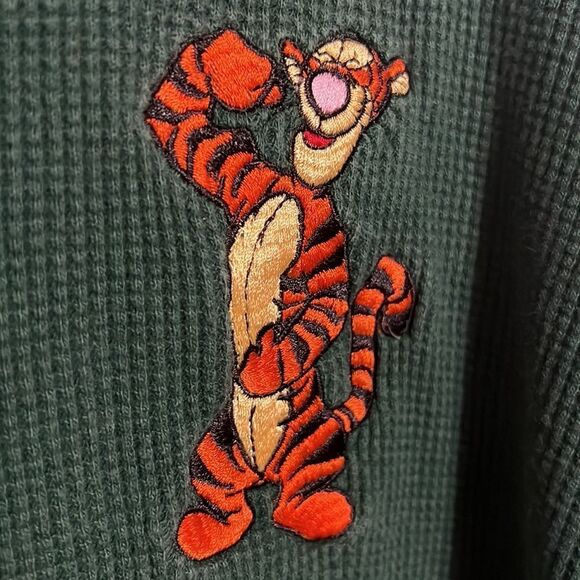 🔥 True Vintage DISNEY “TIGGER” Embroidered Thermal Short Sleeve Shirt - PERFECT - Picture 3 of 5